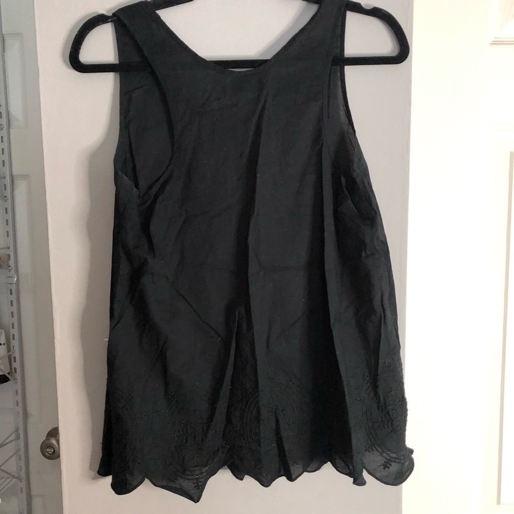 Black Embroidered Scallop Tank - Picture 6 of 6